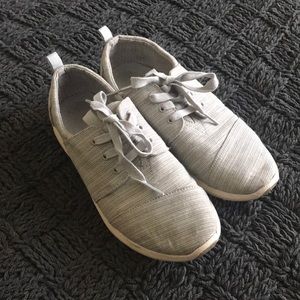 Toms sneakers 👟 Almost like new condition